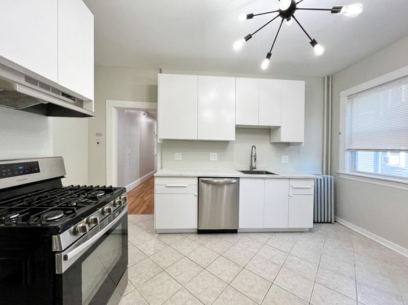 84 Greenwood St FLOOR 1