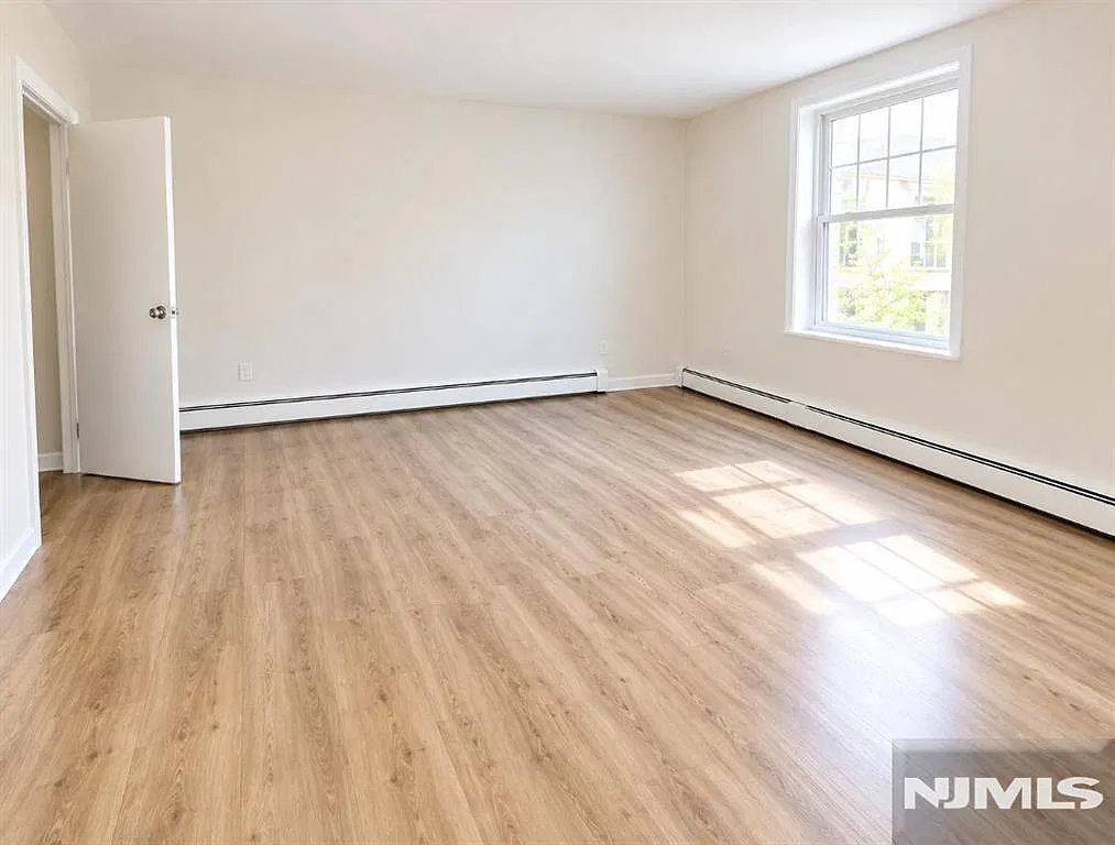 2 bed, $2,400 — Photo 2