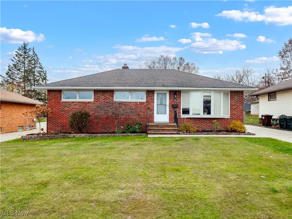 3291 Jeanne Dr, Parma, OH 44134