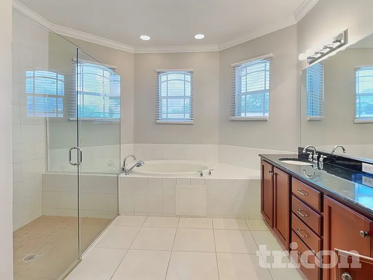 4170 Grobe St — Photo 8
