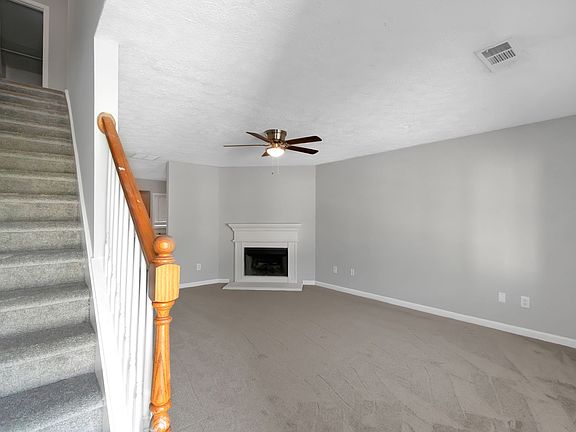 3rd image of 7037 Ravenwood Ln