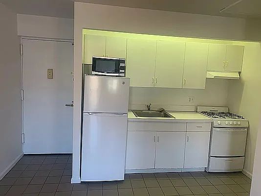 2nd image of 7533 113th St #3F