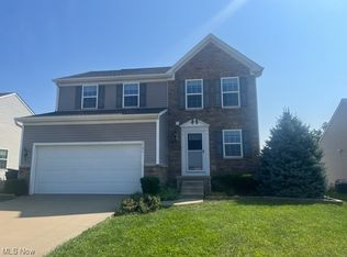 201 Paradise Dr, Elyria, OH 44035