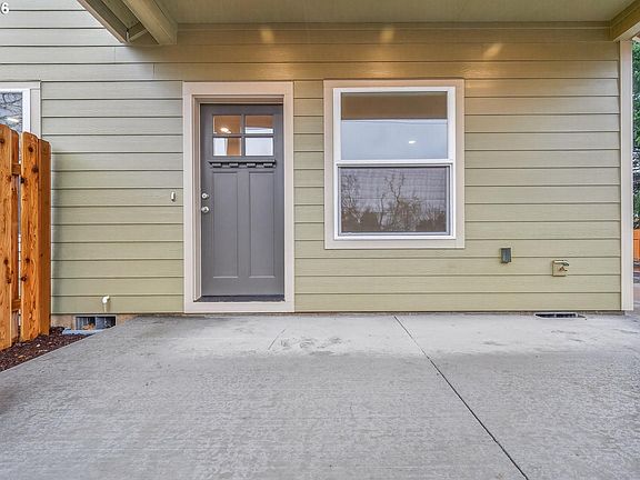 4th image of 9251 E Burnside St
