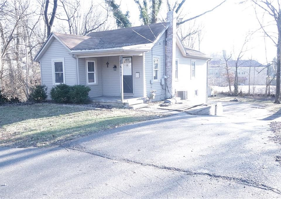 1st image of 108 E Jackson St