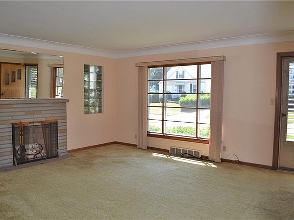 4th image of 23101 Ivan Ave