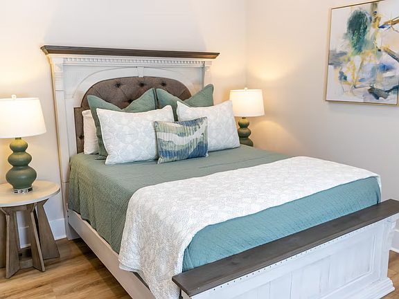 5th image of 1326 Newcastle St #300