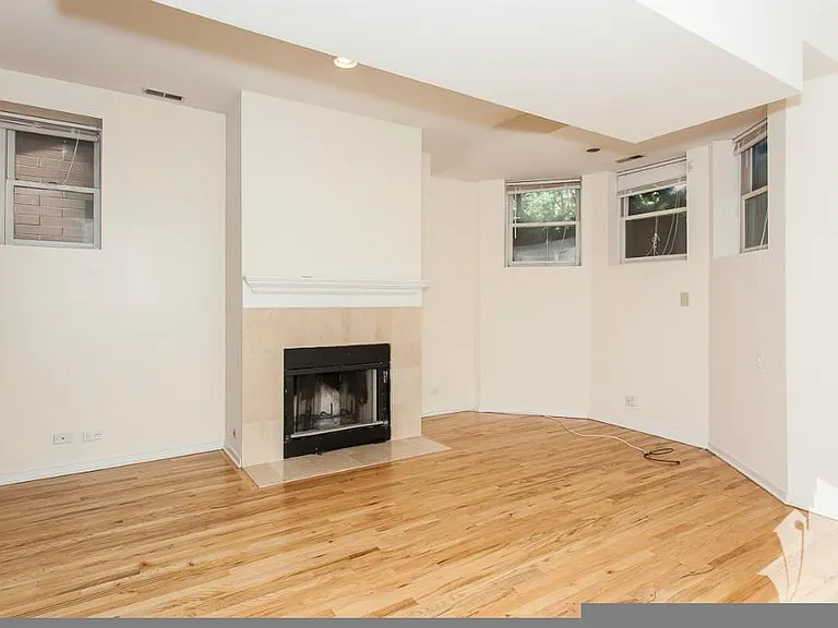 2322 N Southport Ave #G — Photo 9