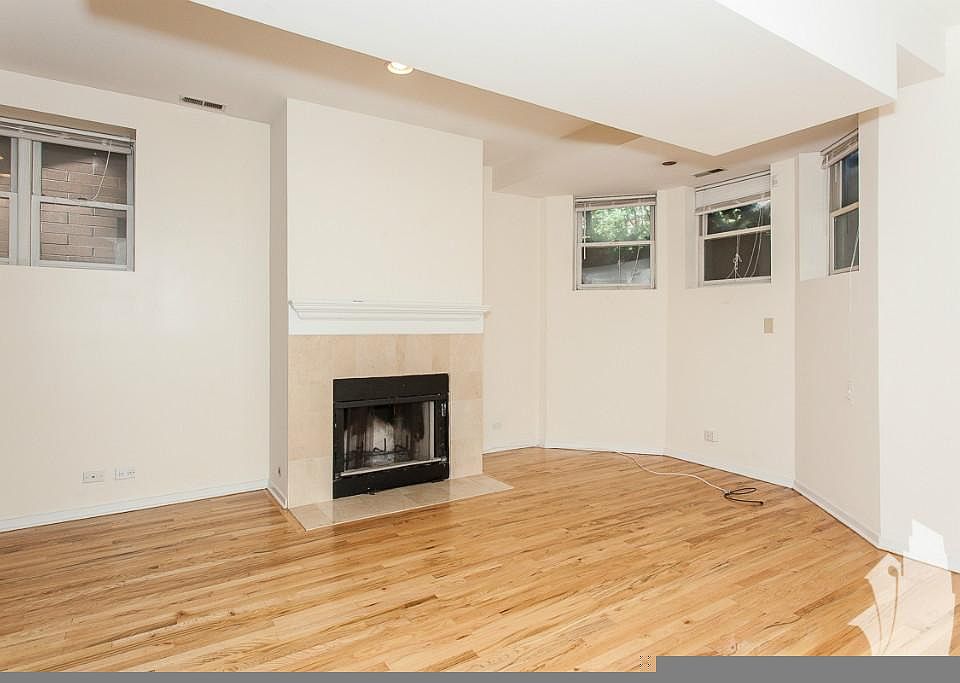 1st image of 2320G N Southport Ave