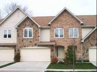 204 Taylor Ct, Buffalo Grove, IL 60089