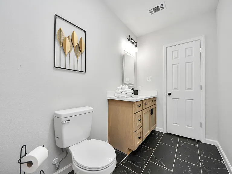 2811 Winbern St — Photo 28