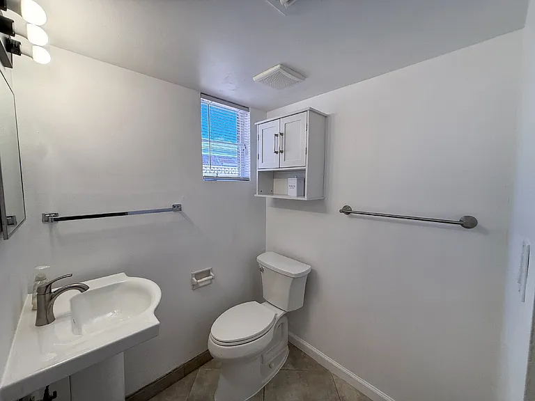1514 W Rovey Ave — Photo 27
