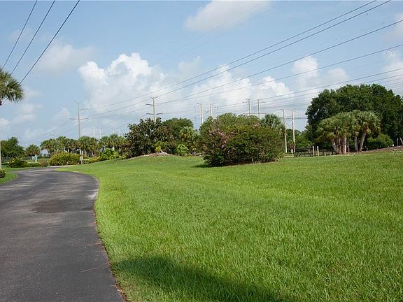 3rd image of 2719 Horseshoe Ct #P-1