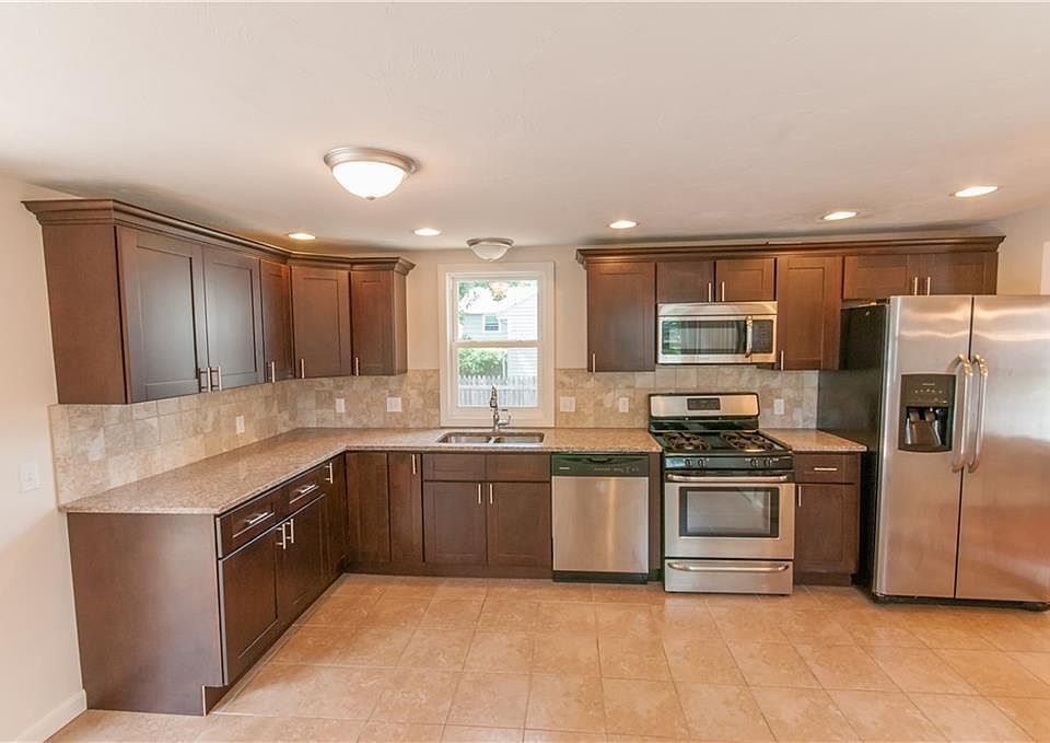 219 Norwood Ave, Warwick, RI 02888 Zillow