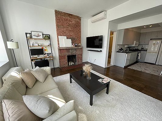 2nd image of 41 Grove St APT 5A