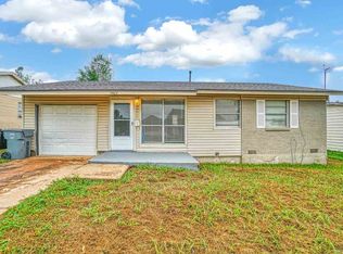 5423 NW Kinyon Ave, Lawton, OK 73505
