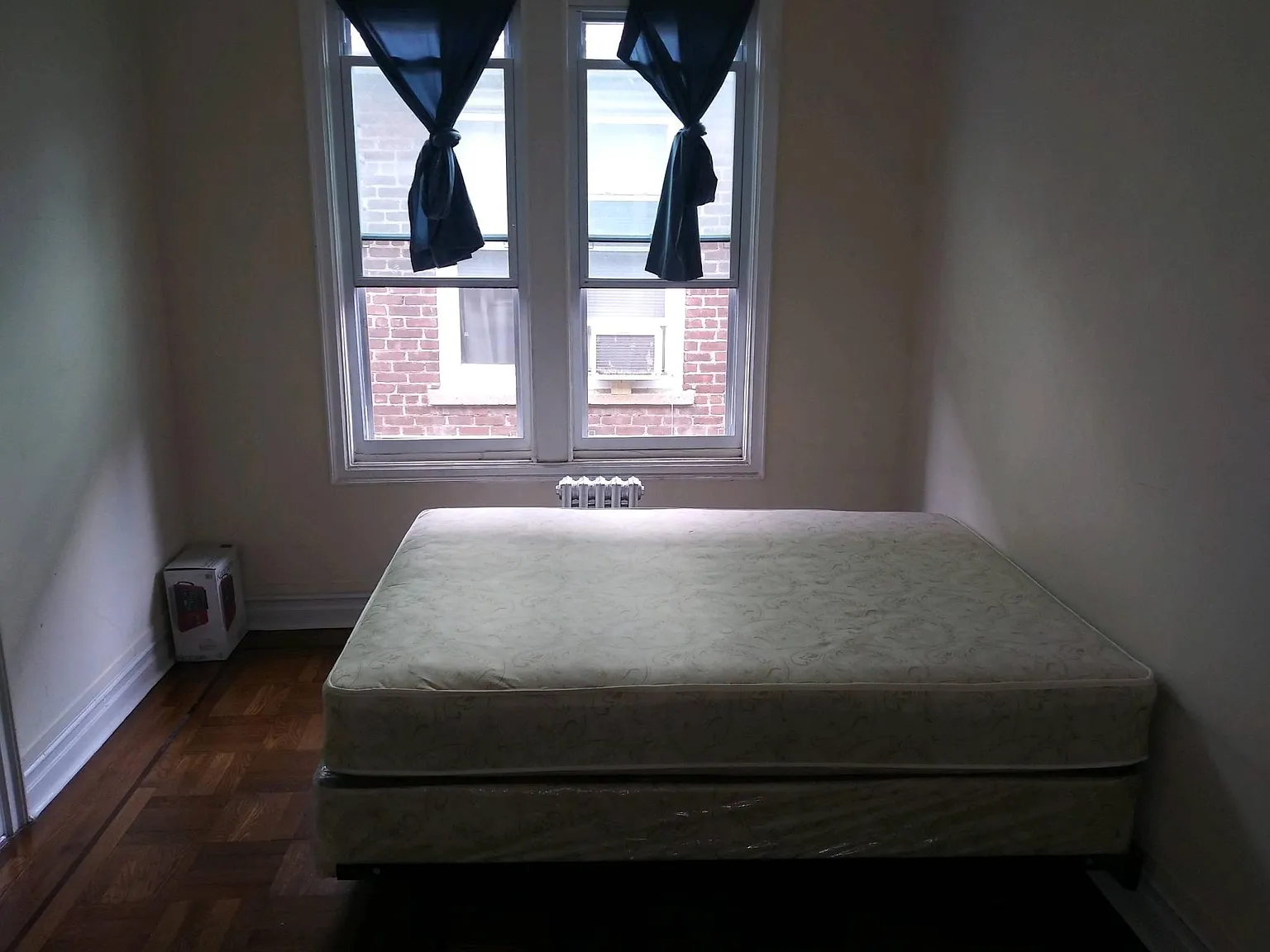 W 169th St, Manhattan — Photo 1