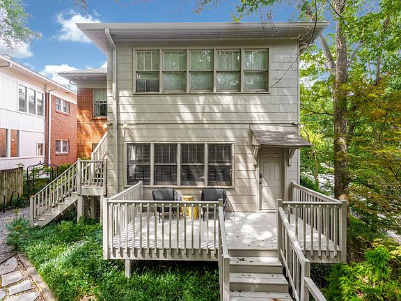 Patio with private entrance. Patio chairs are included.