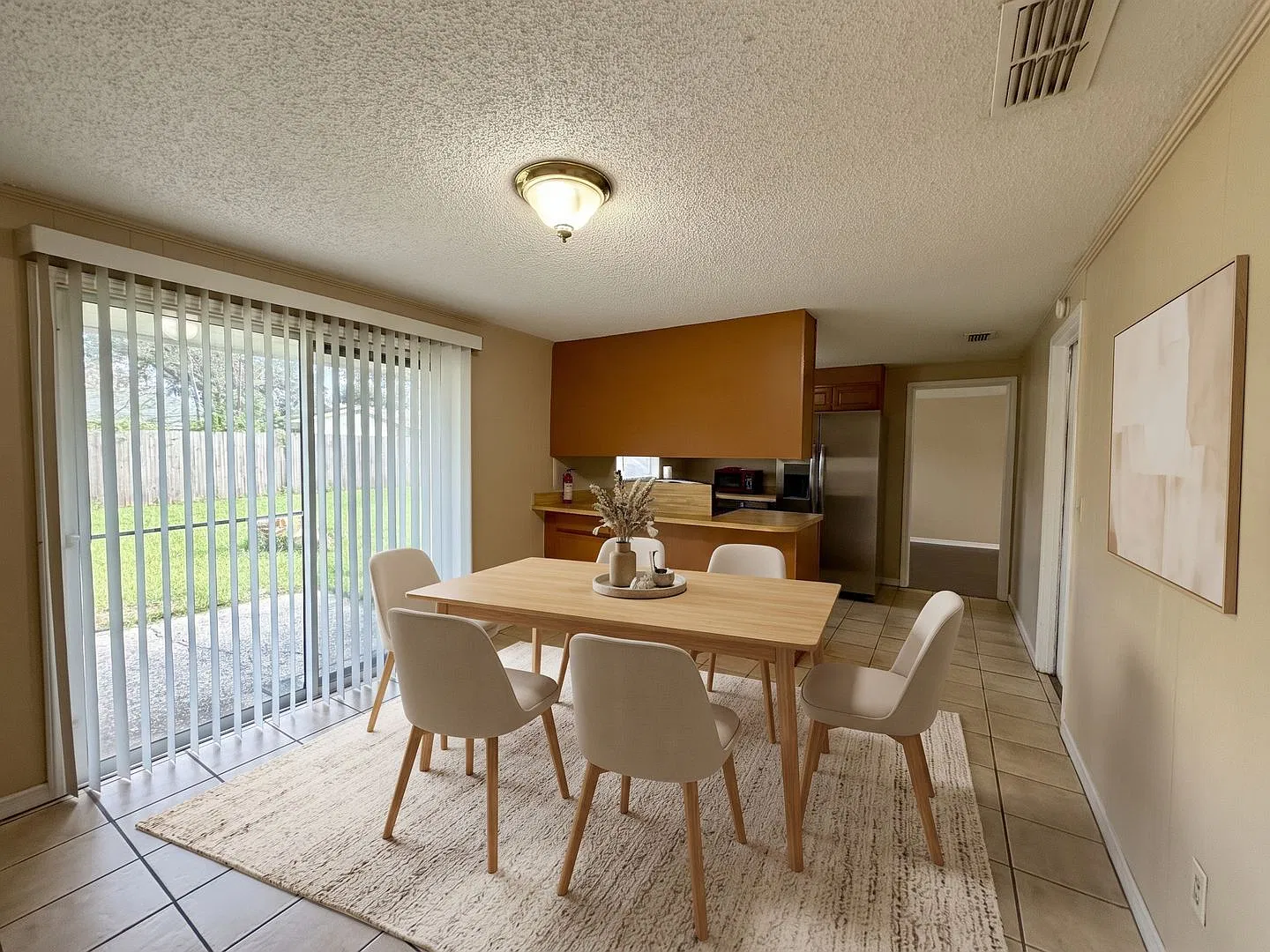 Brick Home in Convenient Location, Large Lot! — Photo 3