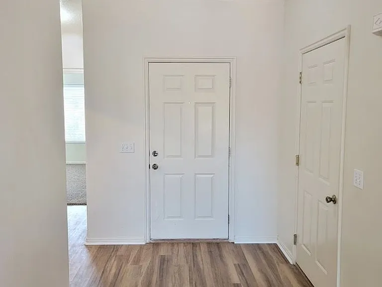 787 N Warm Springs Dr — Photo 24