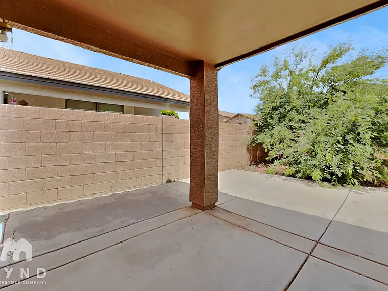714 E Lovegrass Dr — Photo 17