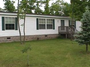546 Countryside Ln, Oconto Falls, WI 54154