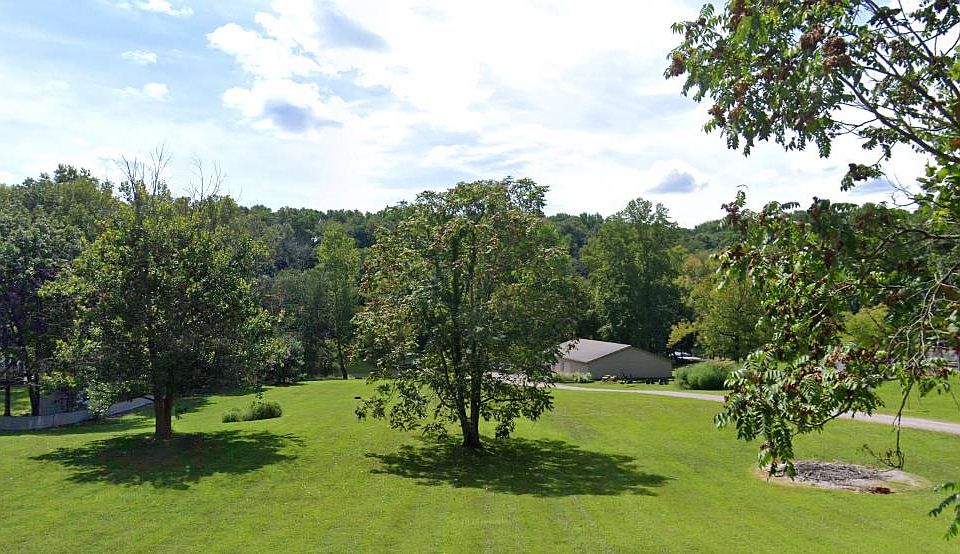1st image of 313 River Oaks Dr