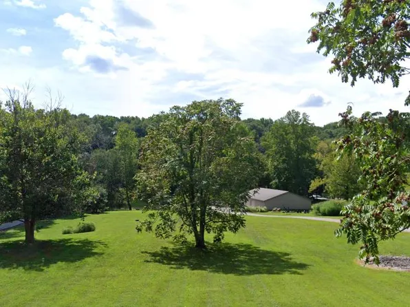 313 River Oaks Dr, Sparta, TN 38583