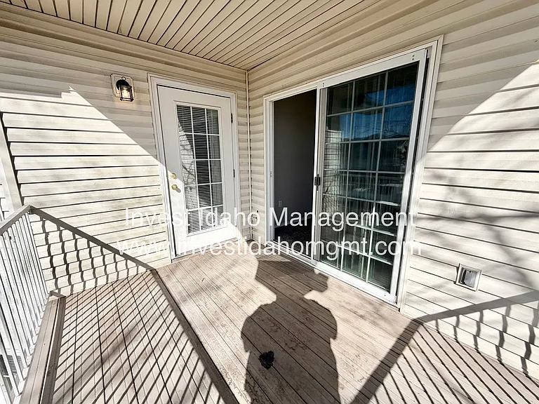 Avenger Lane — Photo 15
