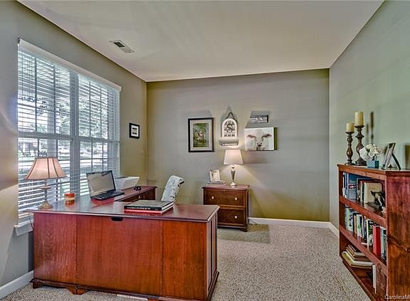 5th image of 4813 Sandtyn Dr