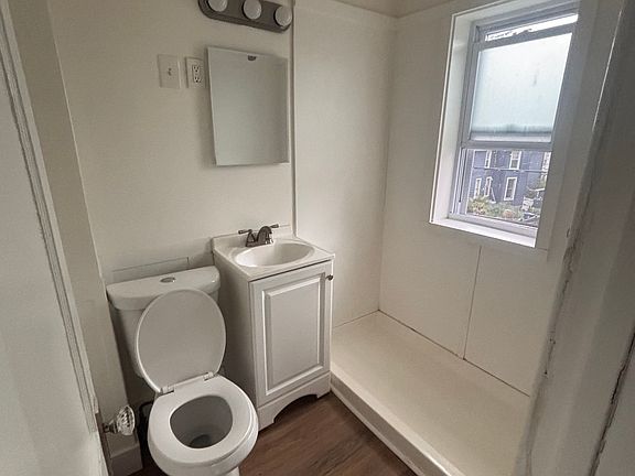 5th image of 799 Niagara St #8