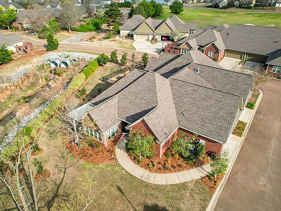 4th image of 1702 Stonebridge Rd