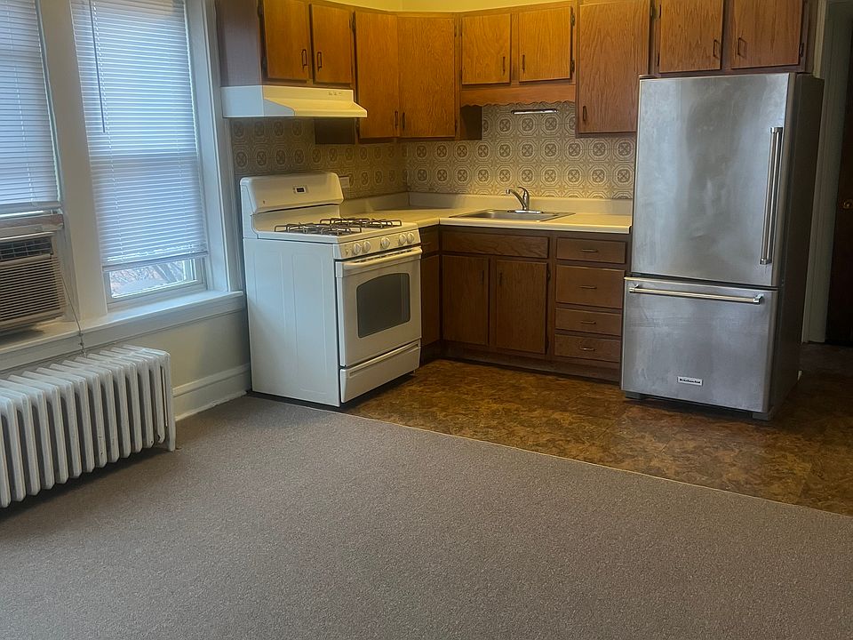 1st image of 8056-8058 N Lincoln Ave #3E