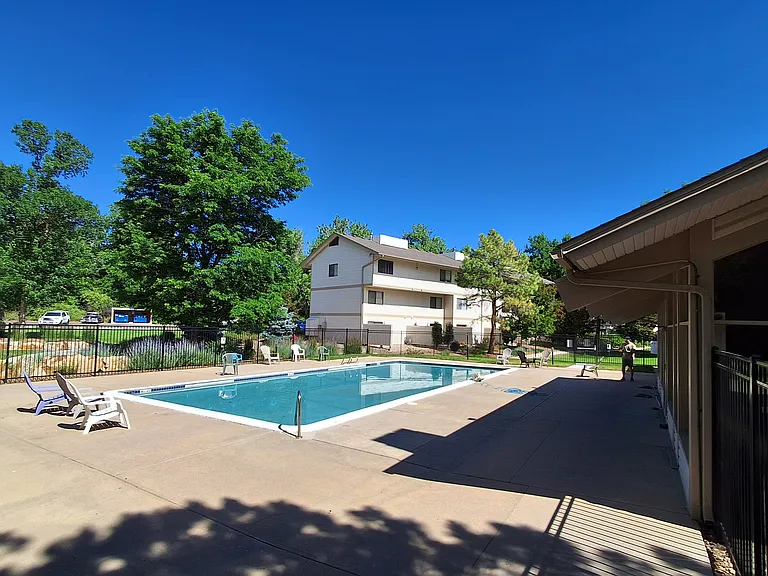 1705 Heatheridge Rd #G202 — Photo 14