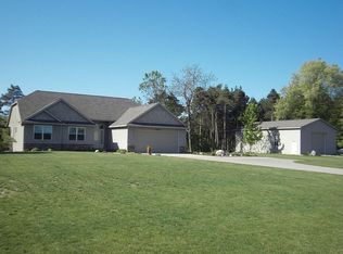 3824 Highpoint Ct, Hamilton, MI 49419