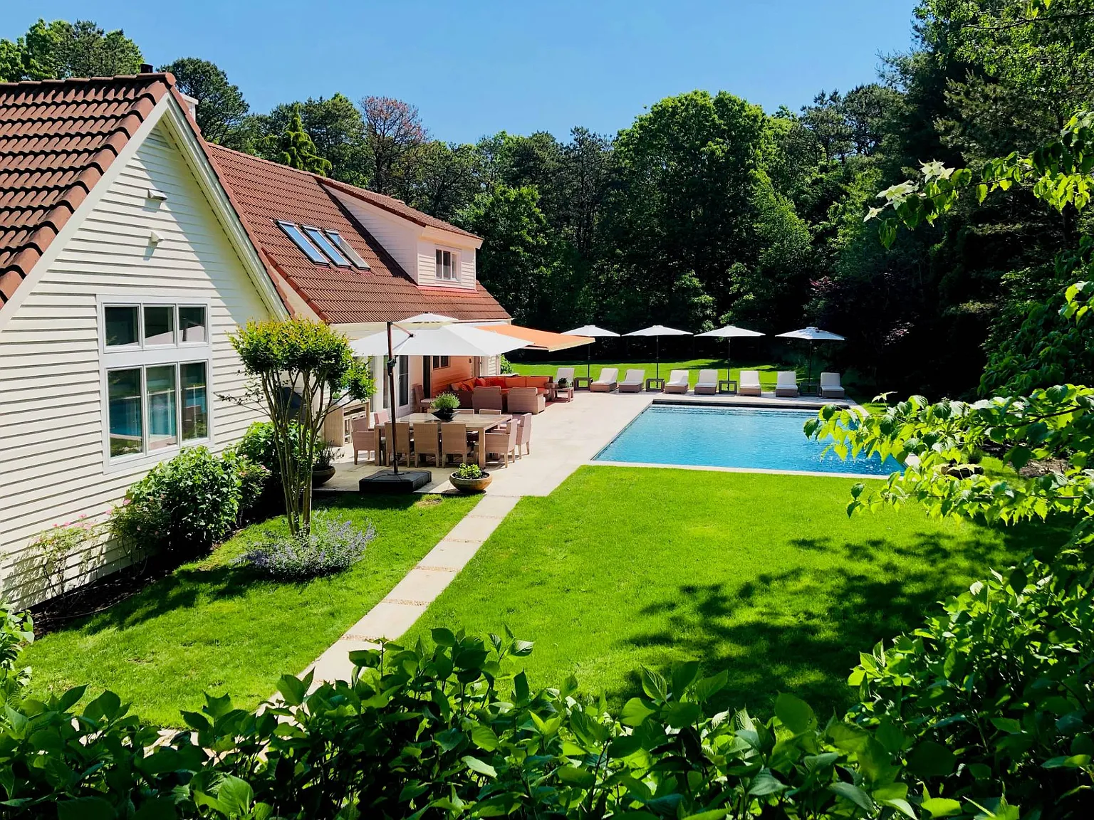 Wonderful Wainscott — Photo 1