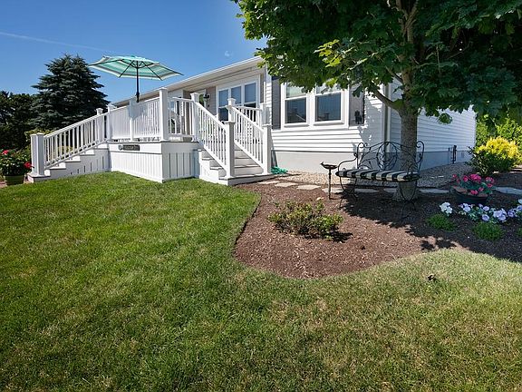 3rd image of 41 Headlands Dr