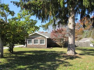 2808 Aldis Dr, Akron, OH 44312