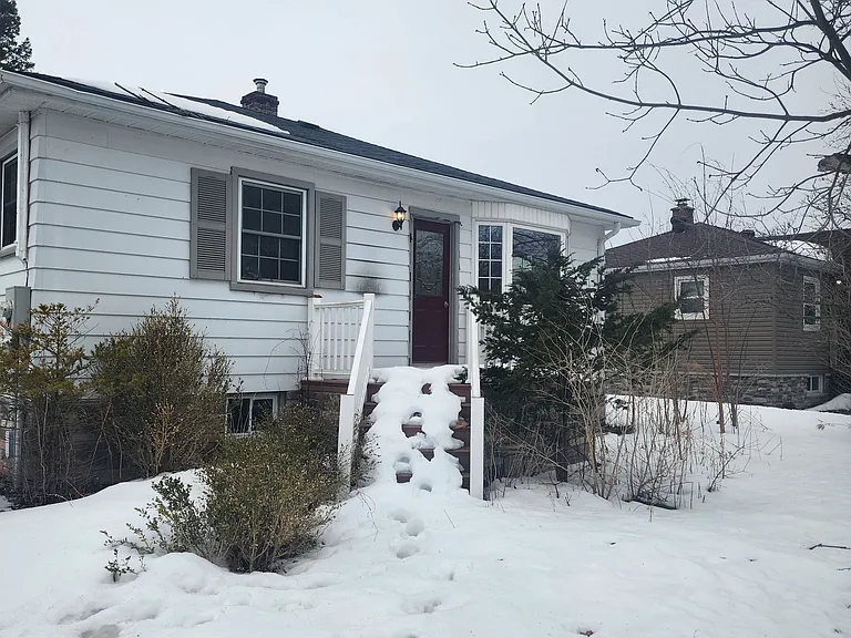 20145 Bathurst St — Photo 2