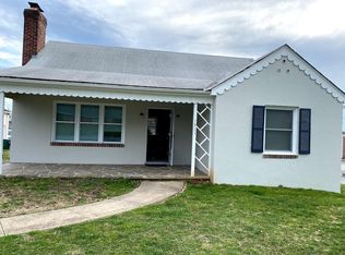 1311 Lee Ln, Sykesville, MD 21784