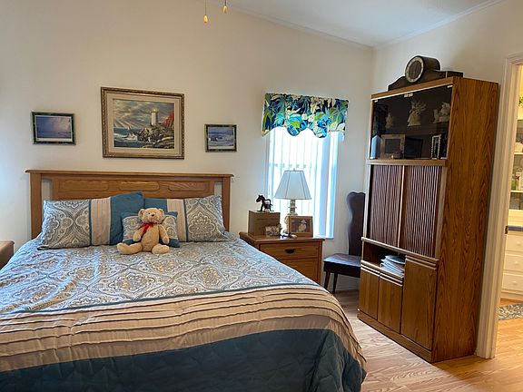 4th image of 6631 Lacey Ln
