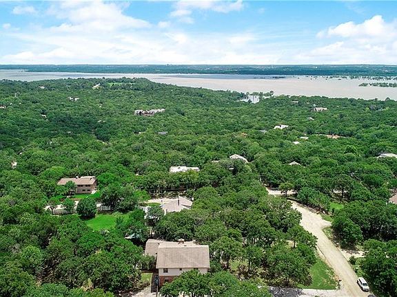 4th image of 3624 Green Meadow Ln