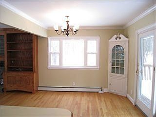3rd image of 491 Union Ave