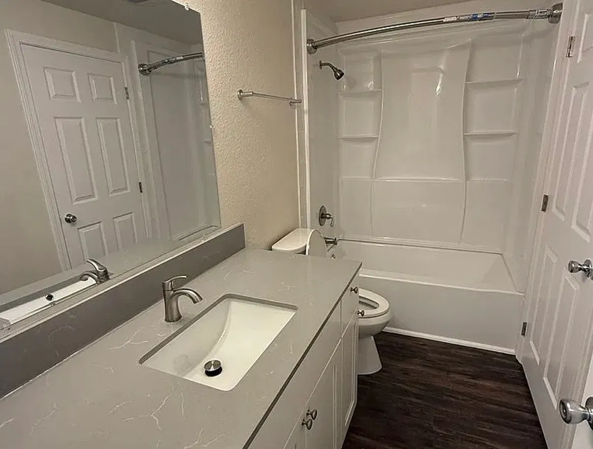 2 bed, 800 sqft, $1,750 — Photo 2