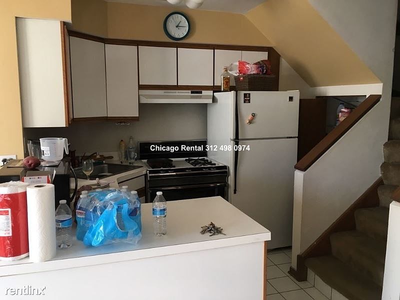 2nd image of 3829 N Lakewood Ave #Duplex