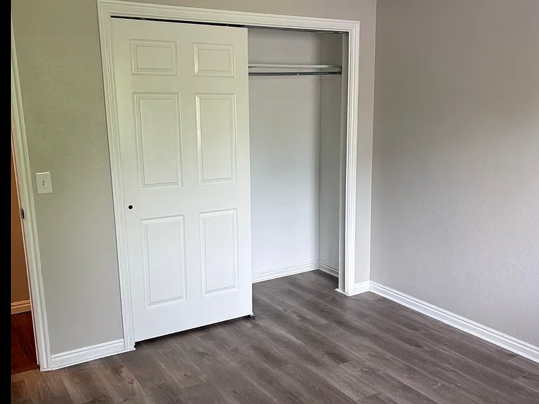 414 W 400 N #1 — Photo 11