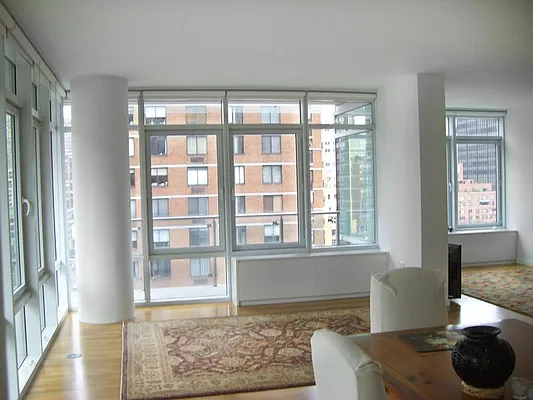 Rented by Brooklyn Bridge | media 8