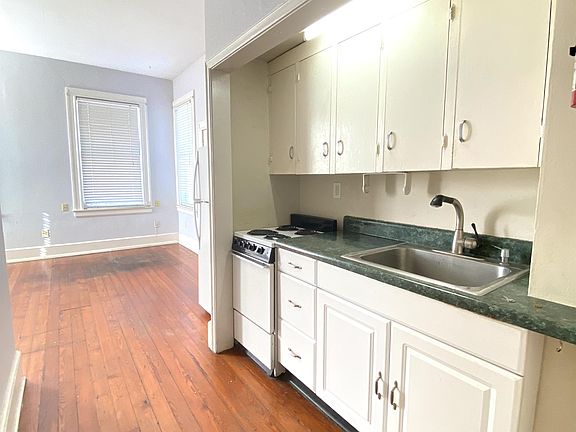 4th image of 203 E Gwinnett St APT 2