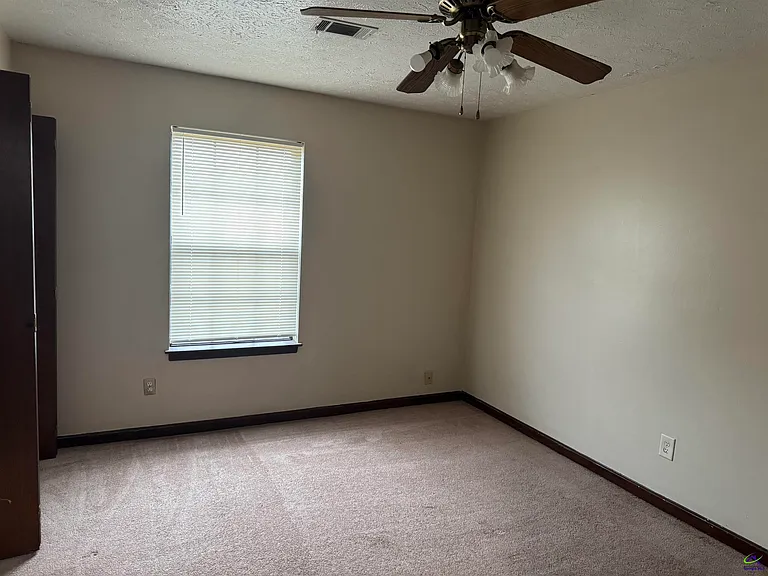 108 Renoir Ln — Photo 6