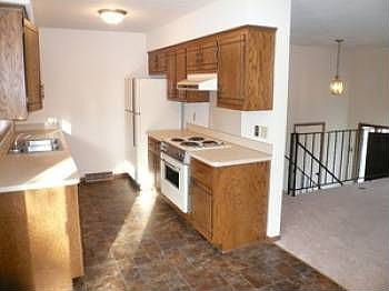 4th image of 625 4th Ave S #E